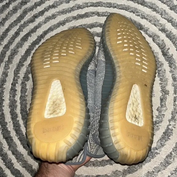 YEEZY 350 ISRAFIL - Picture 7 of 8